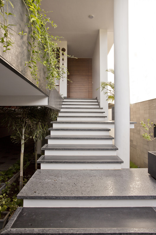 Mangalam Minimal House / JGP Consultants Mangalam Minimal House / JGP Consultants - Interior Photography, Stairs