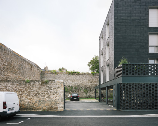 12 Housing Units / a/LTA - Exterior Photography
