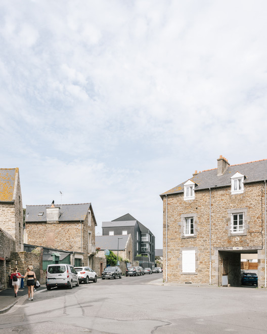 12 Housing Units / a/LTA - Exterior Photography