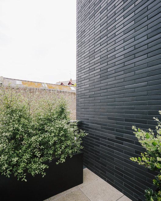 12 Housing Units / a/LTA - Exterior Photography, Brick