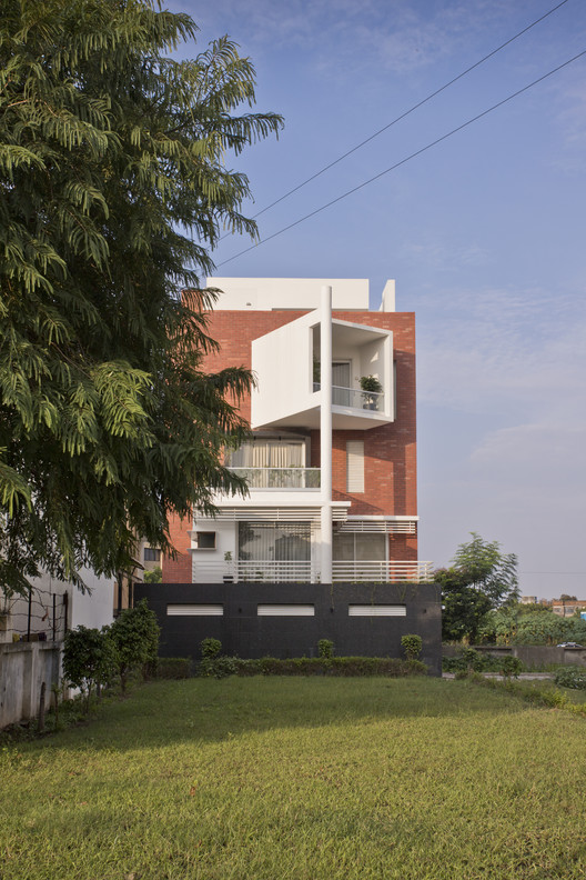 Mangalam Minimal House / JGP Consultants Mangalam Minimal House / JGP Consultants - Exterior Photography, Facade