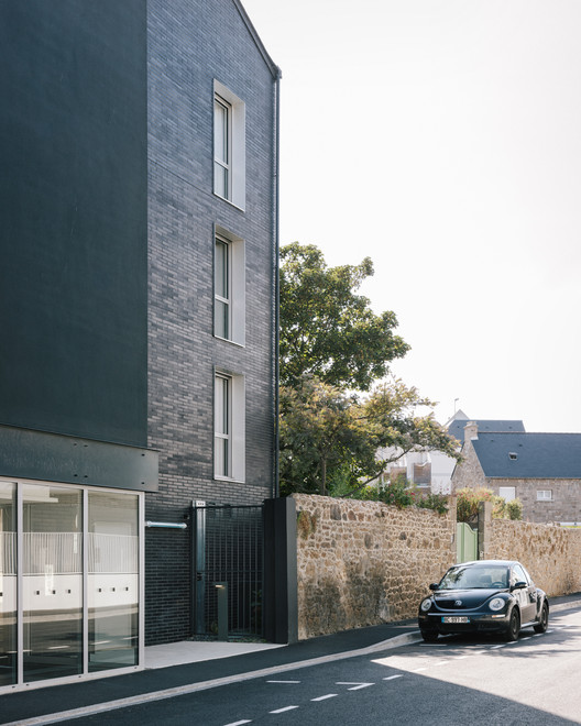 12 Housing Units / a/LTA - Exterior Photography