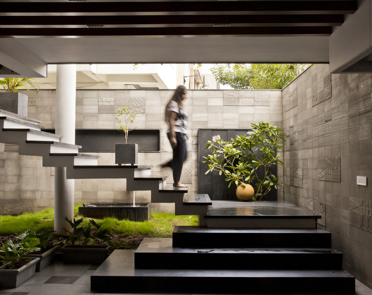 Mangalam Minimal House / JGP Consultants - More Images