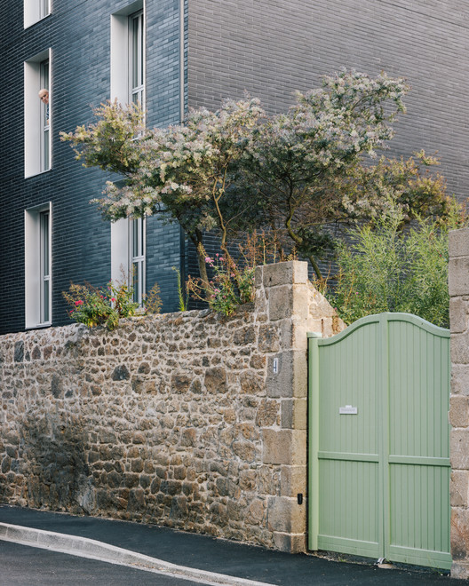 12 Housing Units / a/LTA - Exterior Photography, Facade, Brick