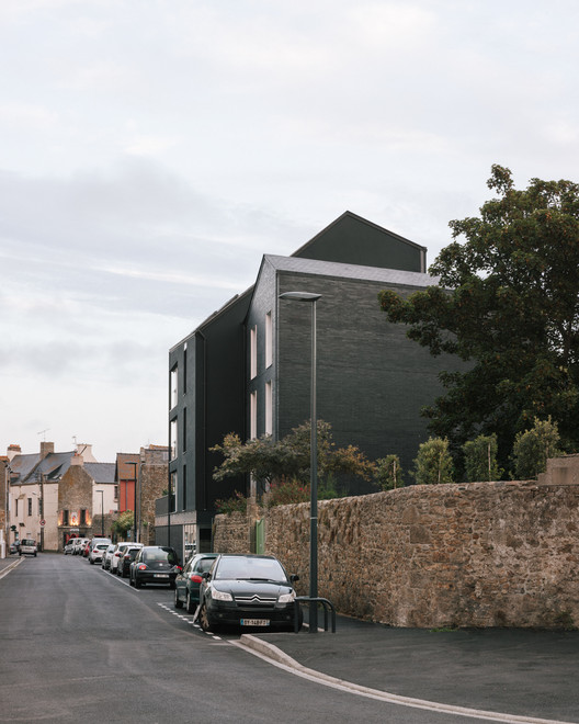 12 Housing Units / a/LTA - Exterior Photography