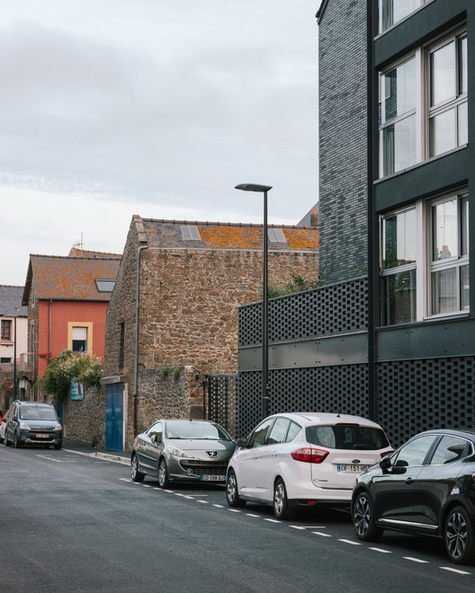 12 Housing Units / a/LTA - Exterior Photography