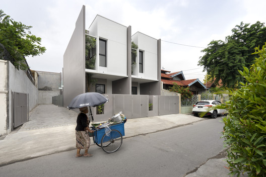 R Micro Housing / Simple Projects Architecture R Micro Housing / Simple Projects Architecture - Exterior Photography