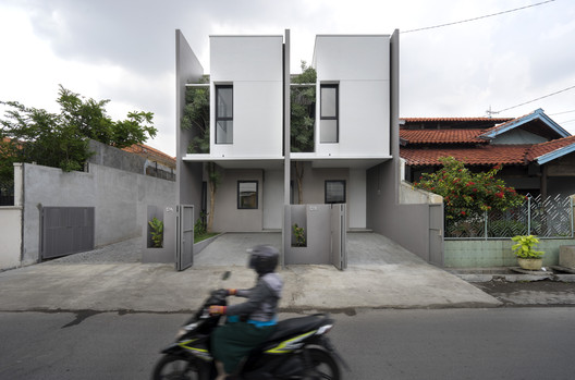 R Micro Housing / Simple Projects Architecture R Micro Housing / Simple Projects Architecture - Exterior Photography, Facade