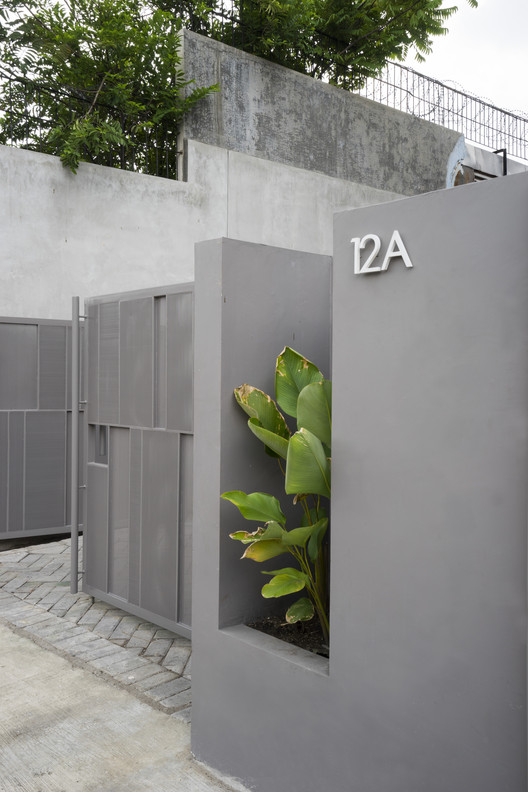 R Micro Housing / Simple Projects Architecture R Micro Housing / Simple Projects Architecture - Interior Photography, Facade, Concrete