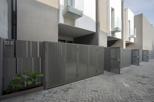 R Micro Housing / Simple Projects Architecture R Micro Housing / Simple Projects Architecture - Interior Photography, Facade