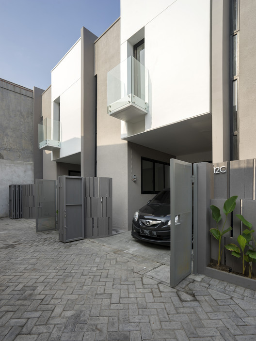 R Micro Housing / Simple Projects Architecture R Micro Housing / Simple Projects Architecture - Exterior Photography, Facade