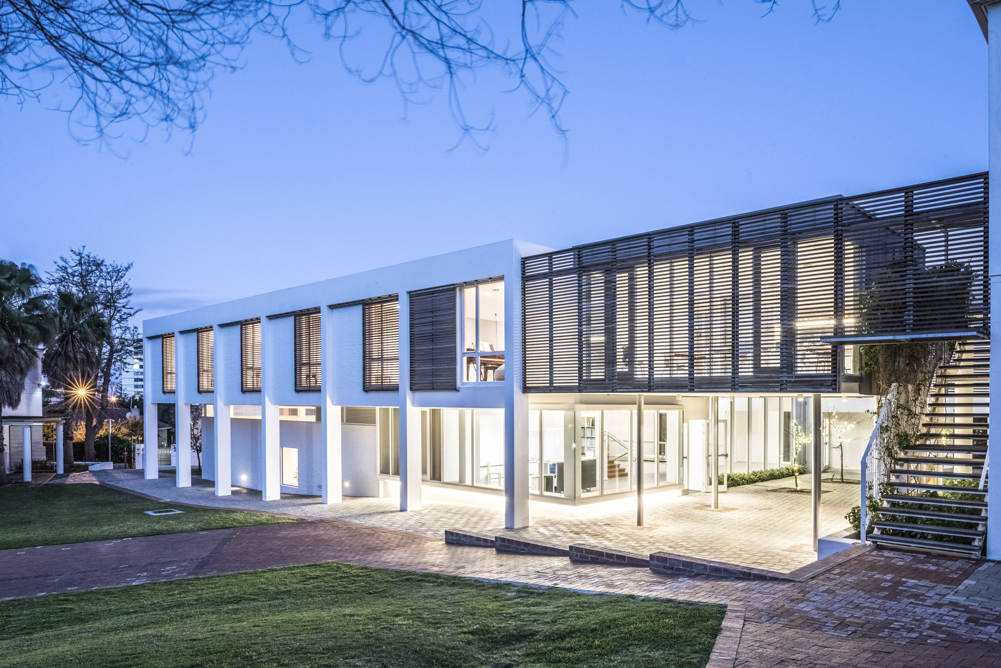 Gallery of Herschel Atrium Extension / KLG Architects - 9