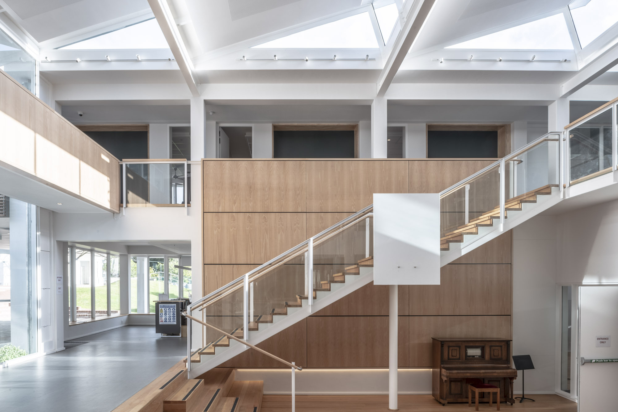 Gallery of Herschel Atrium Extension / KLG Architects - 7