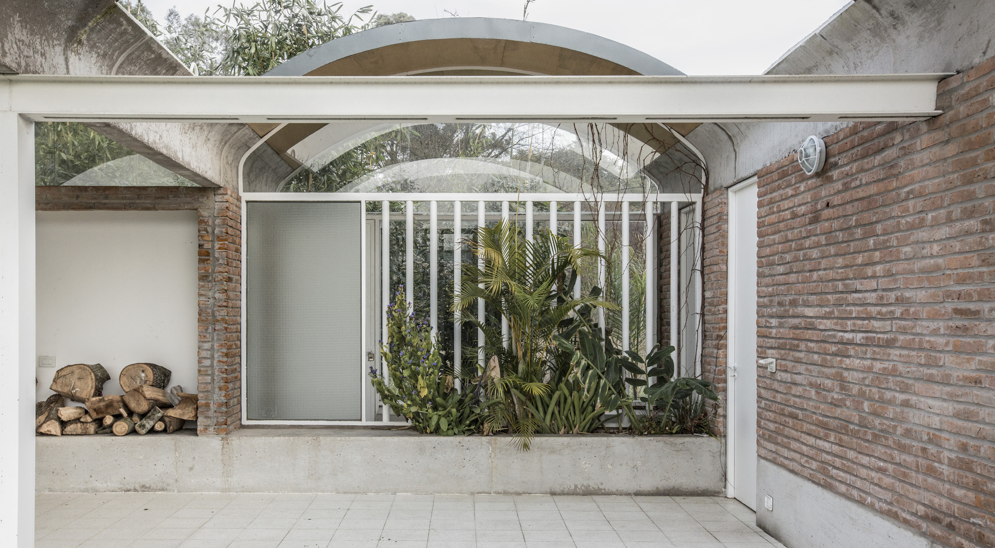Gallery of Rodney House / BAAG 10