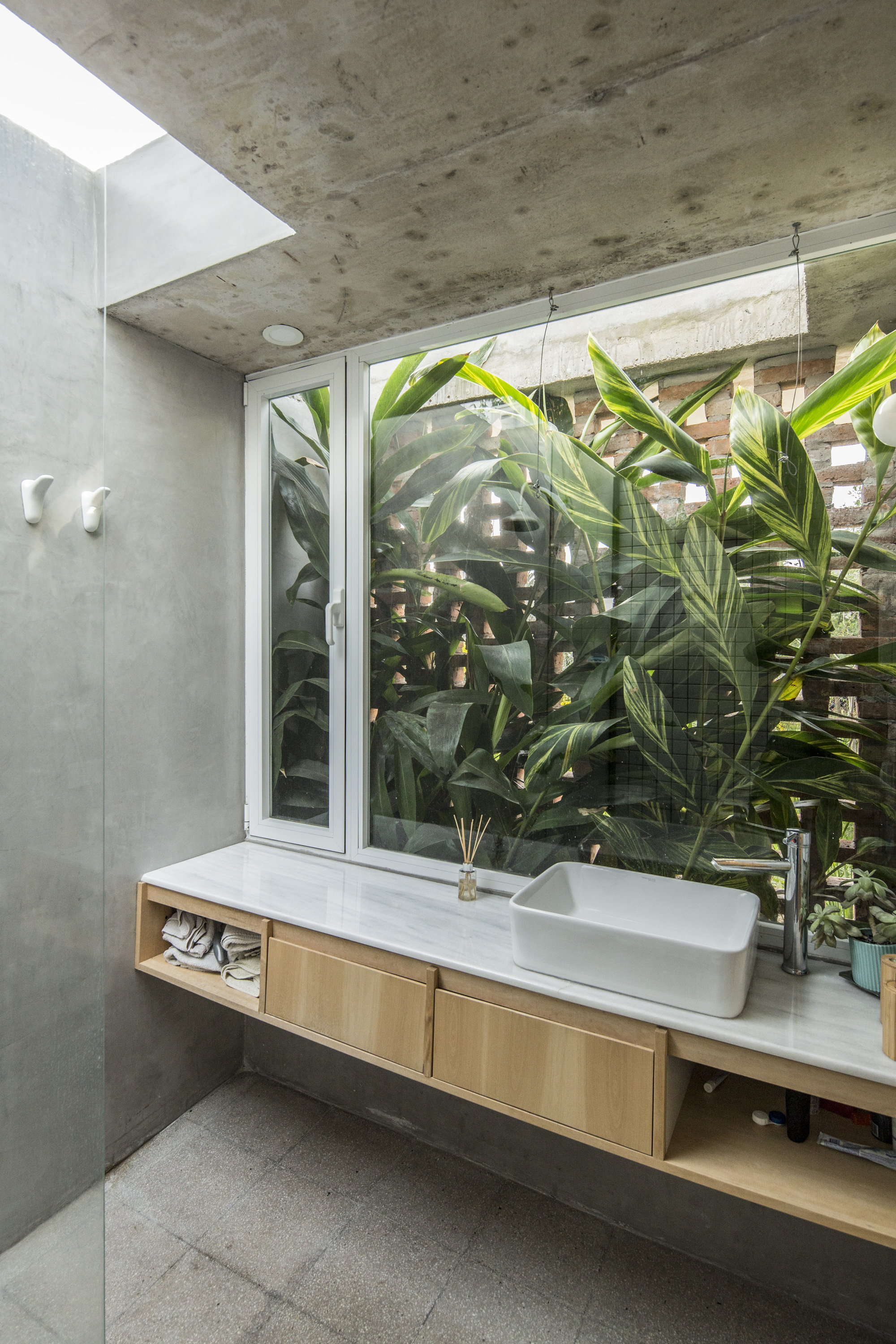 Gallery of Rodney House / BAAG 11