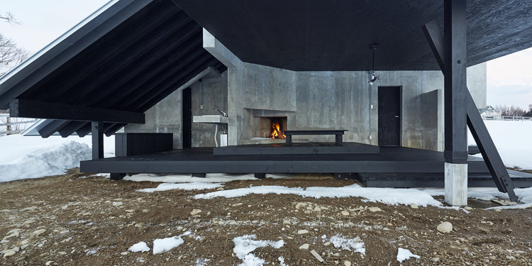 Incorporating Fire in External Projects: Tips and Examples for Fireplaces - Image 8 of 17