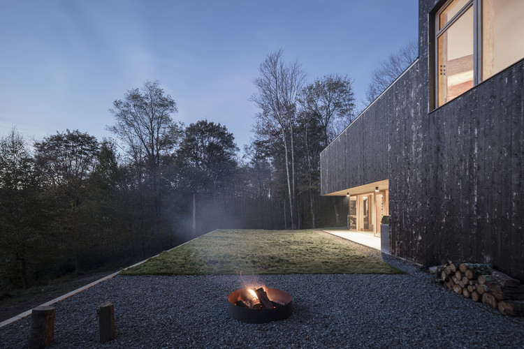 Incorporating Fire in External Projects: Tips and Examples for Fireplaces - Image 7 of 17