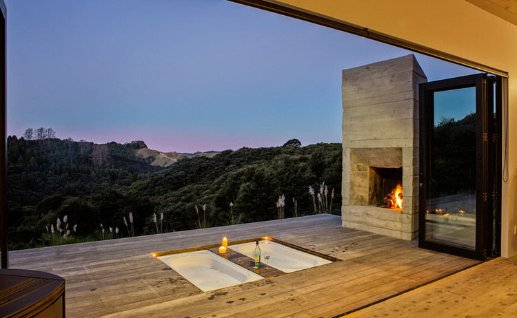 Incorporating Fire in External Projects: Tips and Examples for Fireplaces - Image 12 of 17