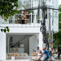 a 108  featured image  - Coffee Shop & Home: Nh&agrave; l&ocirc; g&oacute;c phố 2 mặt tiền đẹp nổi bật khu phố