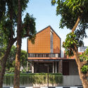 Casa pozo de luz / Phidias Indonesia - Fotografía exterior