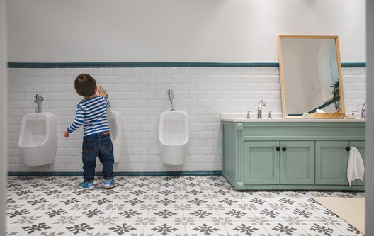 Children's Scale: A Brief History of Kid's Furniture - Image 21 of 53
