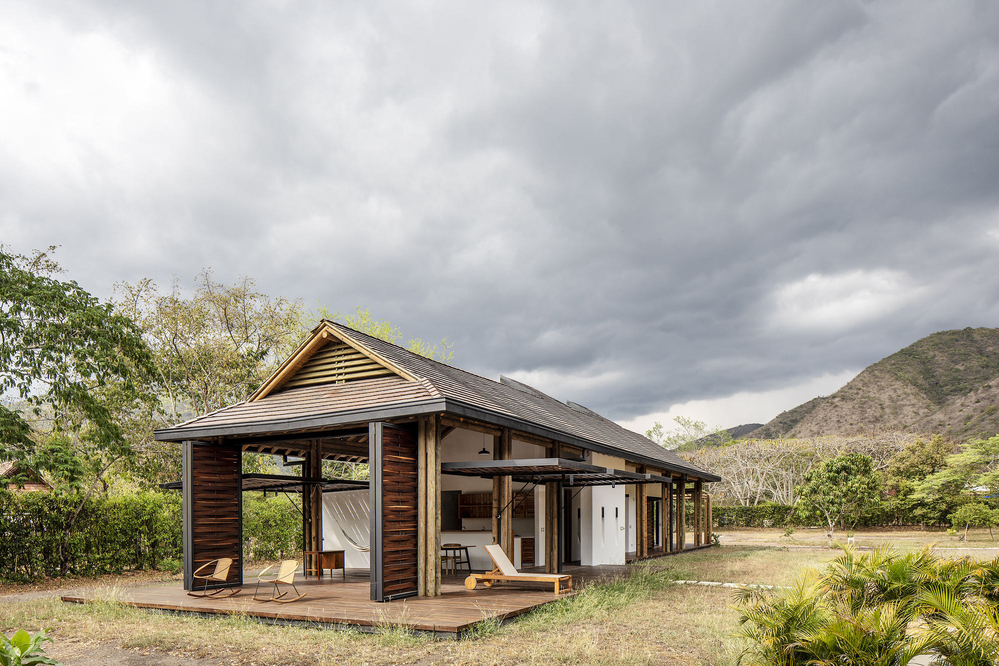 Gallery of Houses in Colombia Shade, Ventilation, and Nature 10