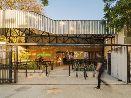 Interiores brasileños: 15 proyectos con cemento alisado Interiores brasileños: 15 proyectos con cemento alisado - Imagen 5 de 16