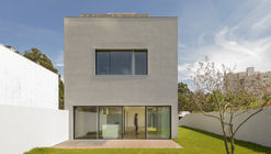 7 Bicas House / Guillaume Jean Architect & Designer