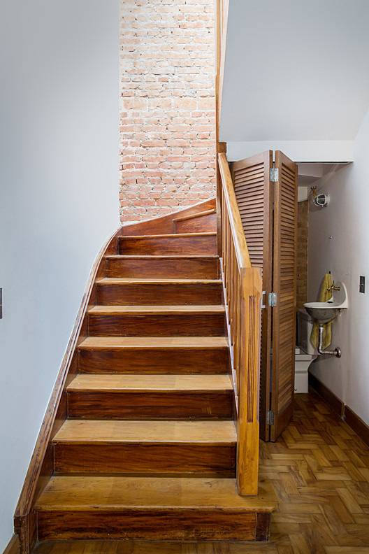 Reforma de Casa na Rua Rocha / entre escalas - Fotografia de Interiores, Escada, Corrimão