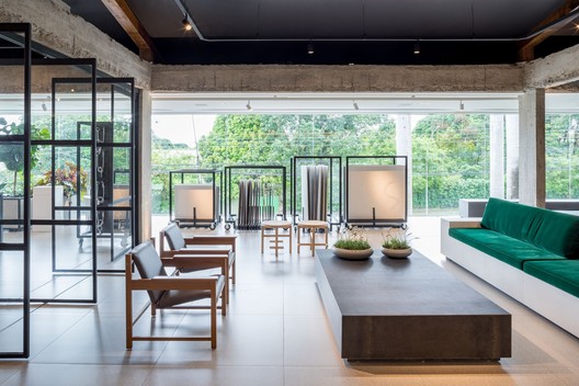 São Geraldo Lago Store / STUDIO PIPPA São Geraldo Lago Store / STUDIO PIPPA - Interior Photography