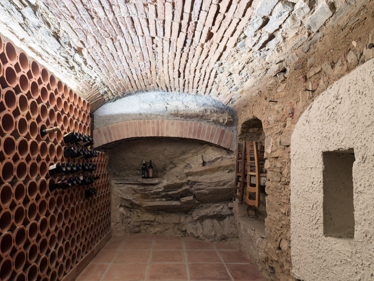 House on the hills in Montevecchia / a25architetti - Interior Photography, Brick, Arch, Arcade