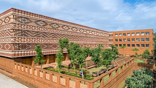 Facades for Hot and Humid Climates: Perforated Elements in 10 Projects in India - Image 9 of 11