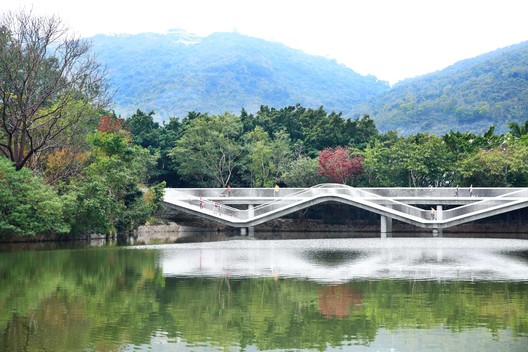 Split Bridge / Jane Z Studio - Exterior Photography, Waterfront