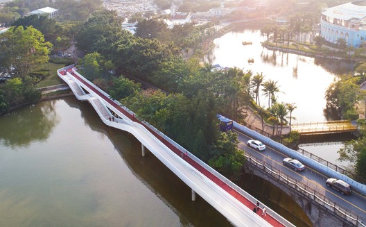 Split Bridge / Jane Z Studio - Exterior Photography
