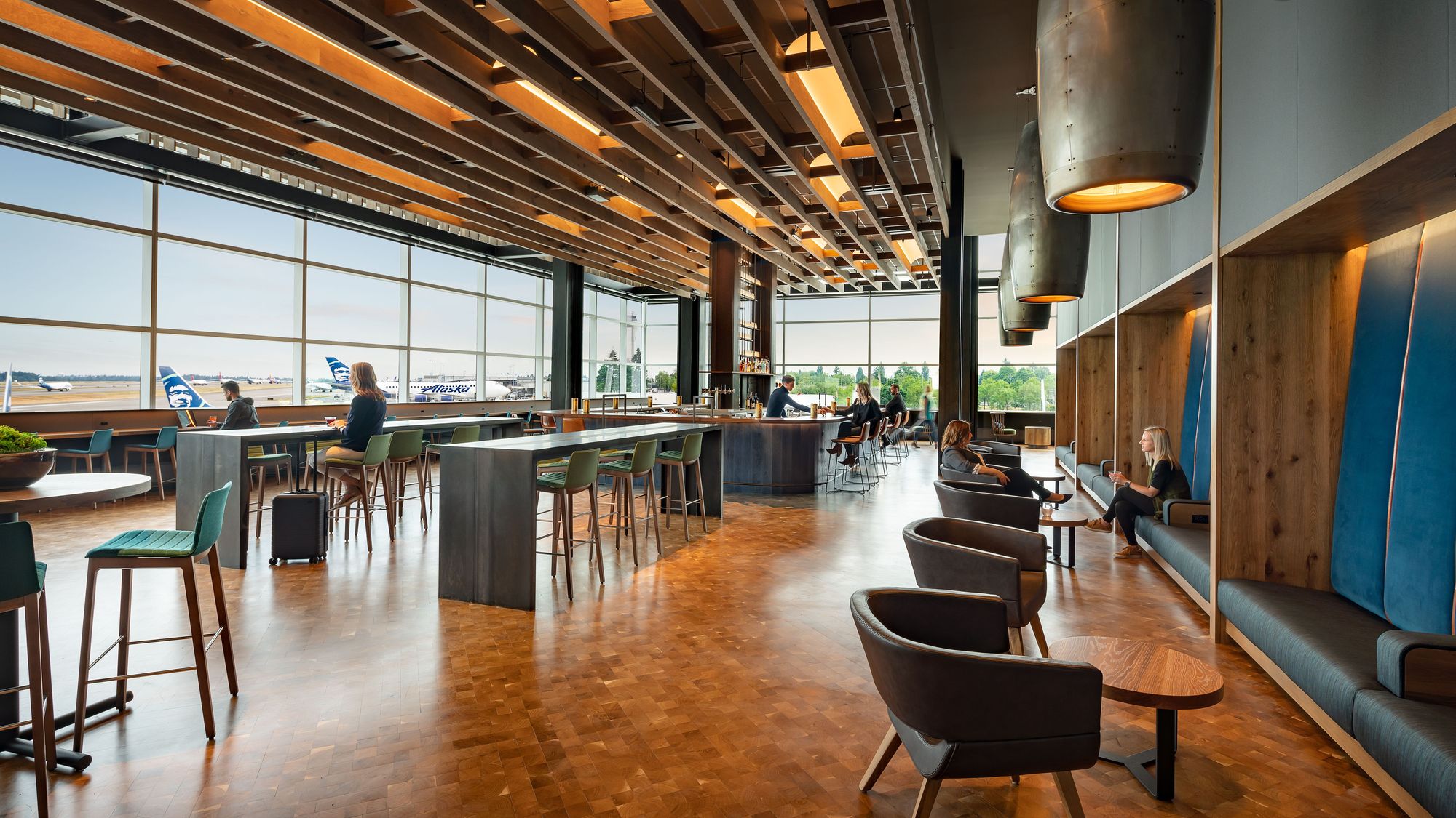 Gallery of Alaska Airlines Flagship Lounge / Graham Baba Architects 5