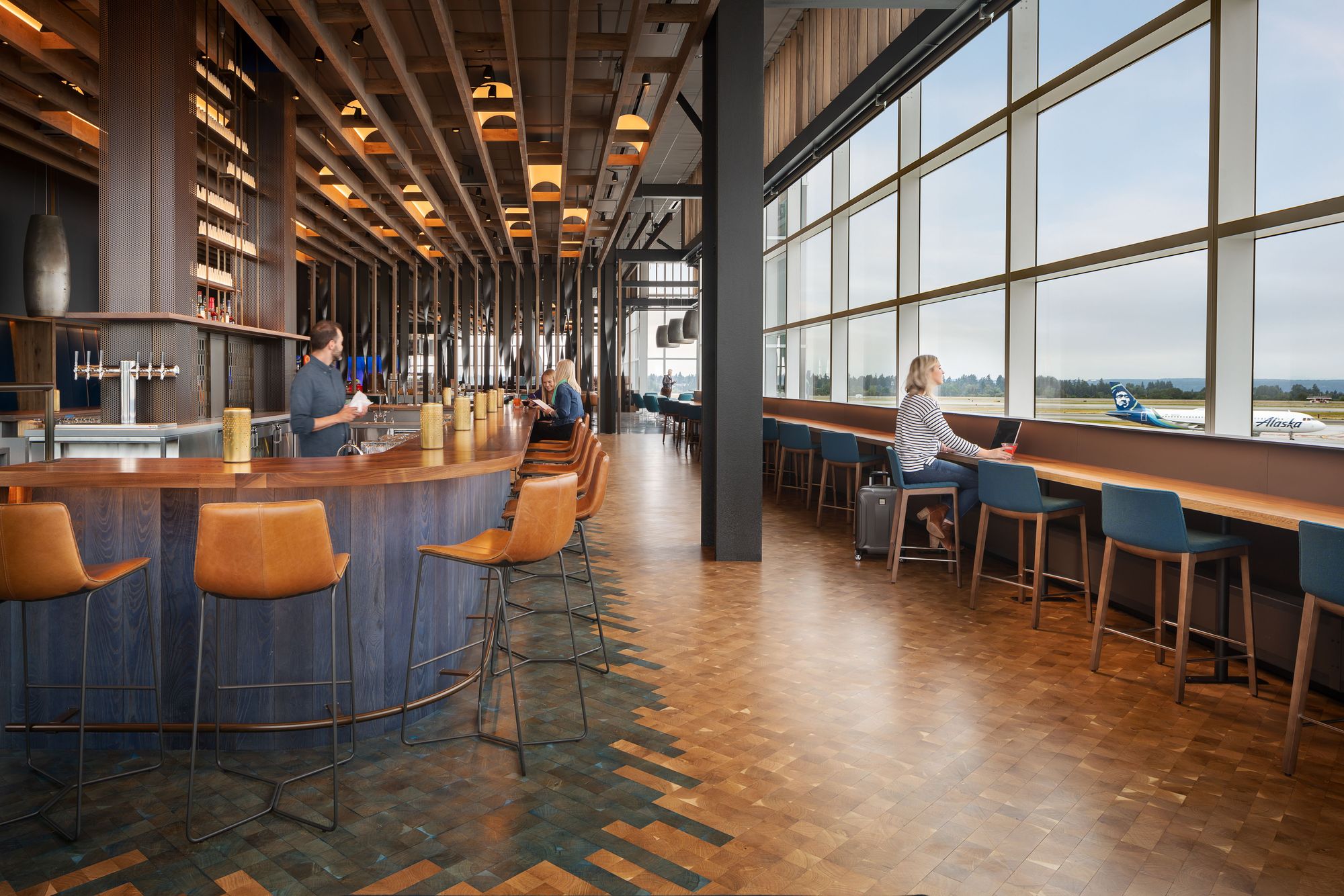Gallery of Alaska Airlines Flagship Lounge / Graham Baba Architects 2