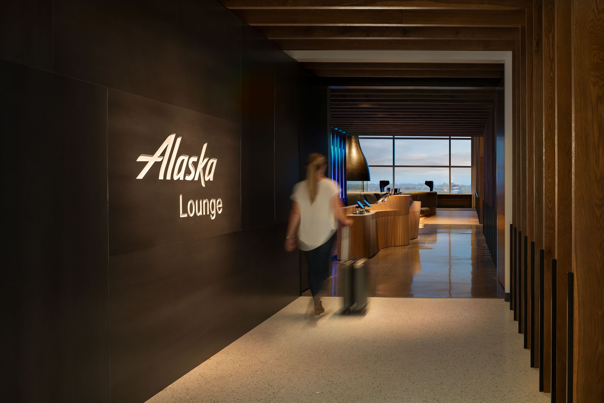 Gallery of Alaska Airlines Flagship Lounge / Graham Baba Architects 3