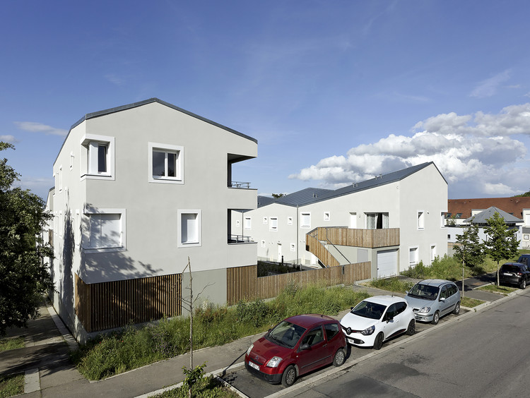 31 Housing Units in Ecquevilly / Benjamin Fleury Architecte-Urbaniste - Exterior Photography, Windows, Facade