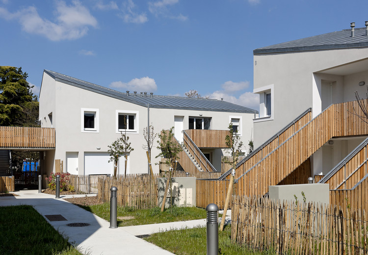 31 Housing Units in Ecquevilly / Benjamin Fleury Architecte-Urbaniste - Exterior Photography, Windows, Facade