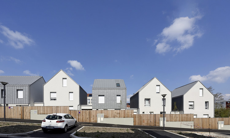 31 Housing Units in Ecquevilly / Benjamin Fleury Architecte-Urbaniste - Exterior Photography, Windows, Facade