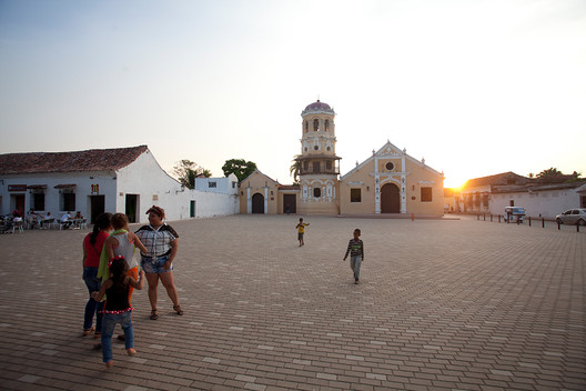 公共空间与人体尺度，5 KM/小时行驶速度中的城市 - 28 的图像 29
