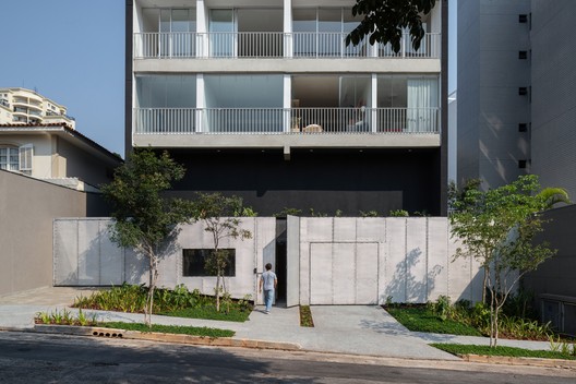 Edifício Residencial Amora / AMICI Architects - Fotografia de Exterior, Janela, Fachada