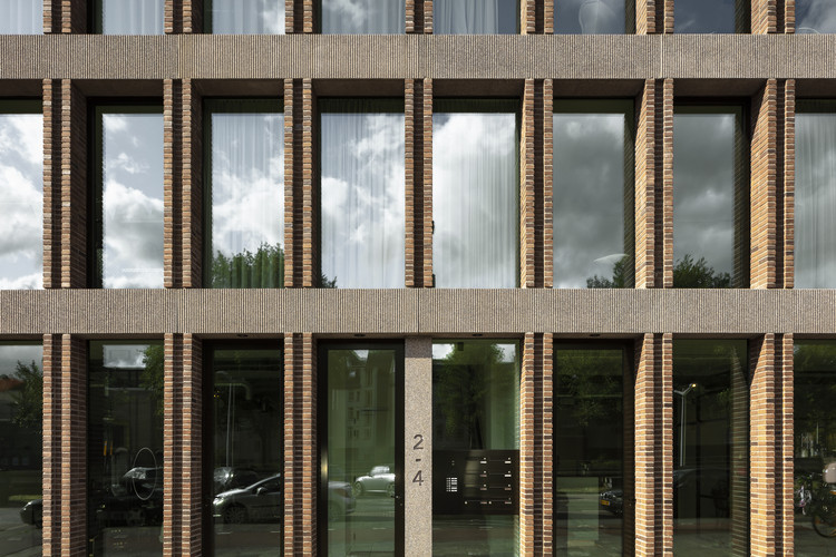 Foeliestraat 2-4 Apartments  / Ronald Janssen Architecten - Exterior Photography, Facade, Steel, Beam, Column, Handrail