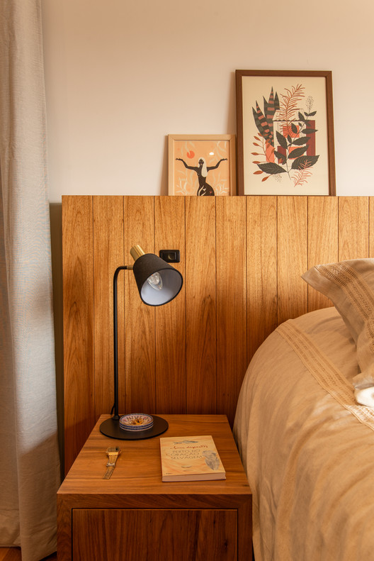 Apartamento 112 / Estúdio Mangava + Júlia Figueiredo Apartamento 112 / Estúdio Mangava + Júlia Figueiredo - Fotografía interior, Dormitorio, Camas