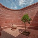 Edificio del Salón Ceremonial de Ladrillo Rojo Lizigou / KEYWORKS + RENGARCH - Fotografía exterior, Ladrillo, Patio interior