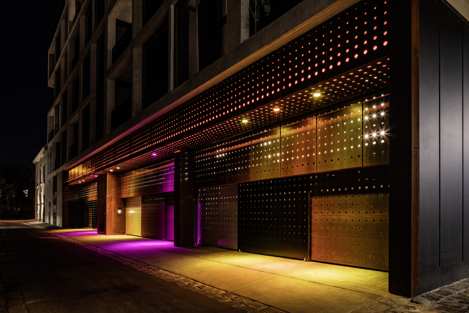 Gallery of Piccolo House / Wood/Marsh 23