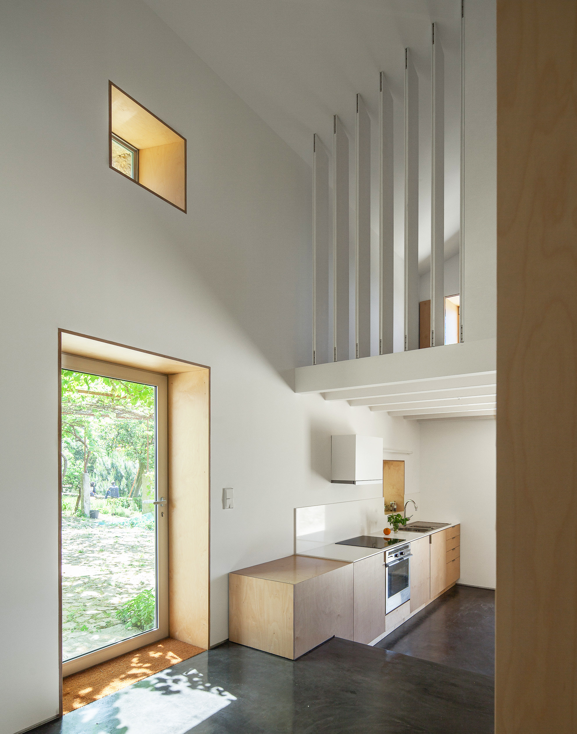 Galería de De Graneros a Casas: Adaptación contemporánea de la