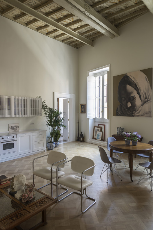 Renovation in the Historical City Centre of Rome / Davide Marchetti Architetto - Interior Photography, Dining room, Table, Wood, Chair, Windows, Beam