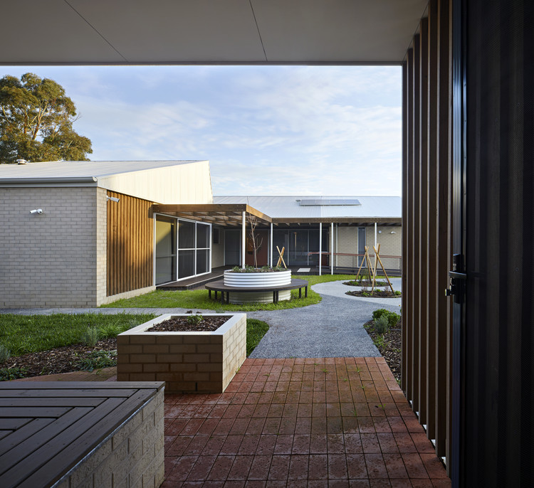 Wayss Youth Transition Hub / BENT Architecture - Interior Photography, Windows, Facade, Patio, Courtyard