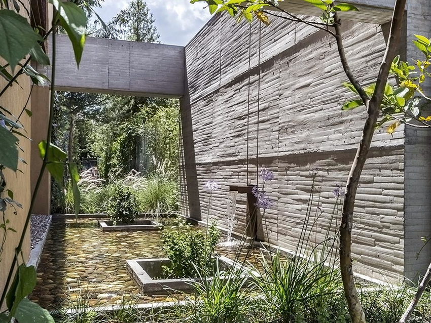 Galería de Patios Interiores en casas de Ecuador: ejemplos en planta de